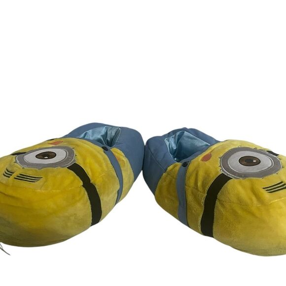 Universal Studios Despicable Me Minion Adult Slippers - Picture 13 of 14